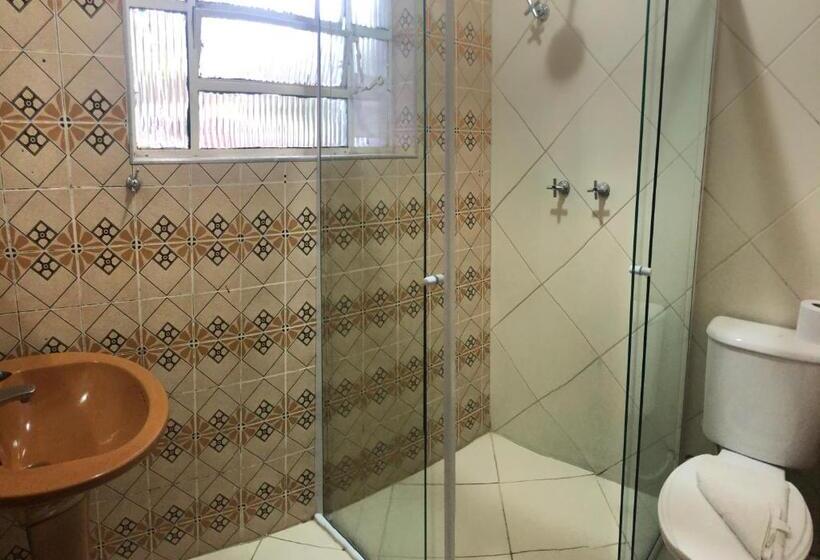 سوییت خانوادگی, Pousada Vila Floratta Capivari