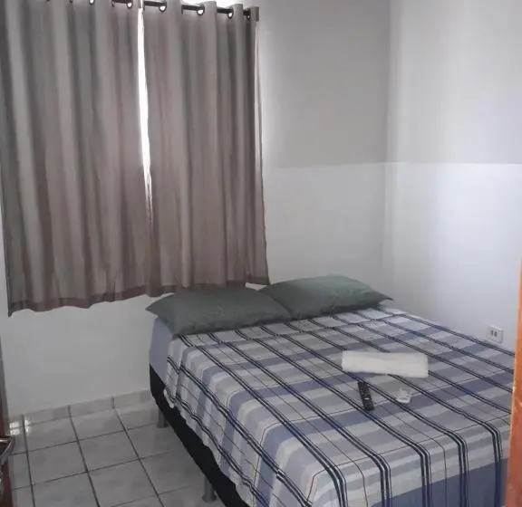 اتاق لوکس, Latinos 2