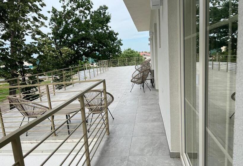 テラス付きスタンダードルーム, Ocaua Lui Cuza