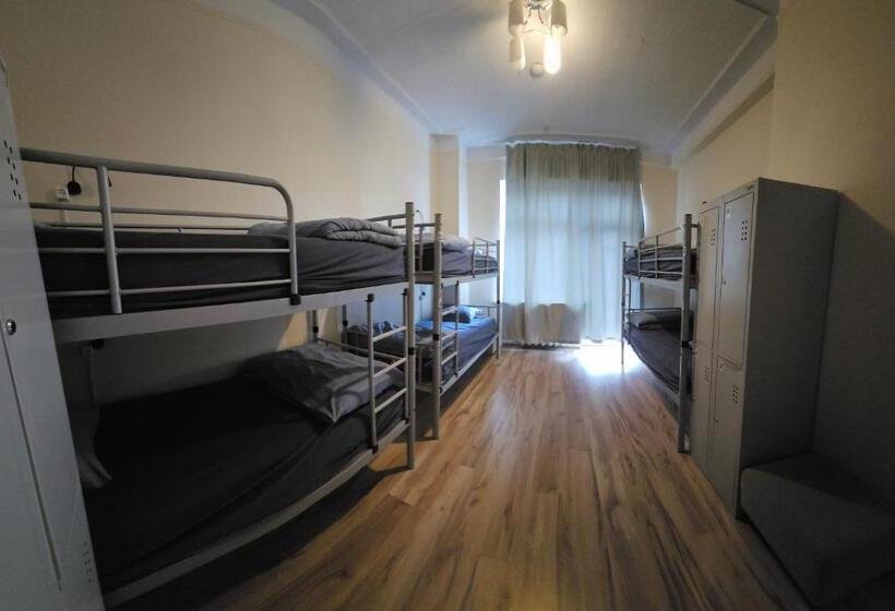 سرير فى غرفة مشتركه, Mr Jo’s Hostel