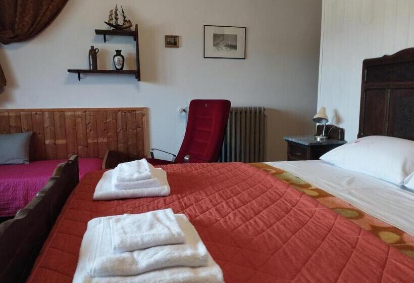 غرفة قياسية ثلاثية, Casa Del Puck