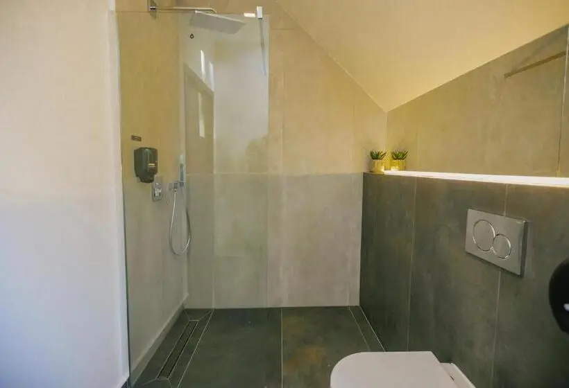 استودیوی لوکس, Adventure Lake Resort  Simared