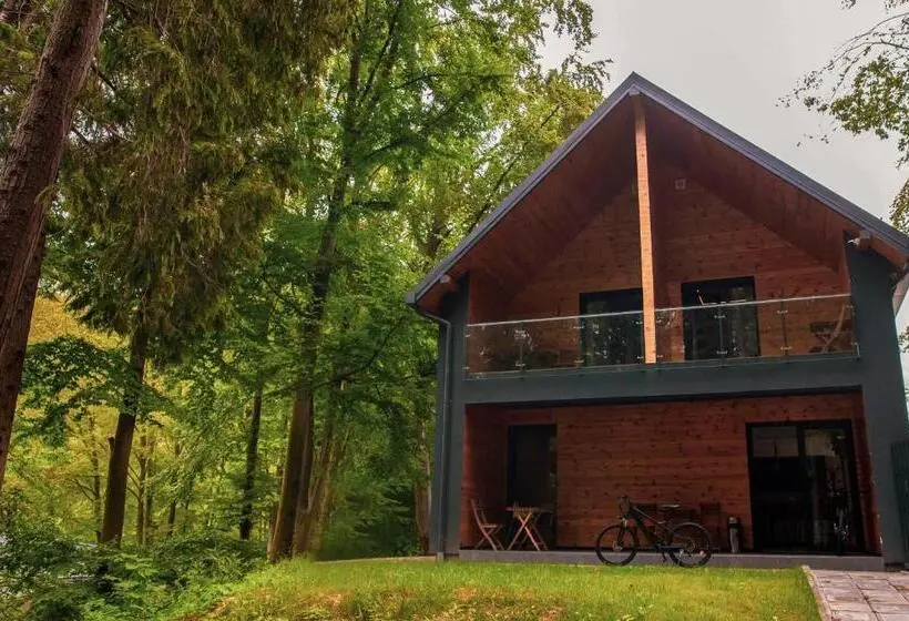 کلبه ییلاقی, Adventure Lake Resort  Simared