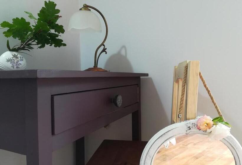 اتاق استاندارد, Entre Nous