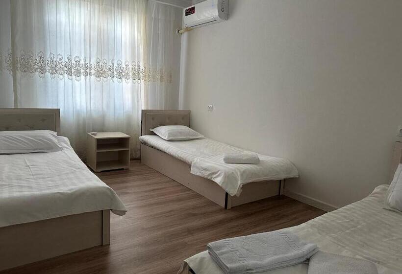 اتاق سوپریور سه تخته, Guesto Hostel