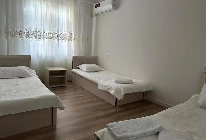 اتاق سوپریور سه تخته, Guesto Hostel