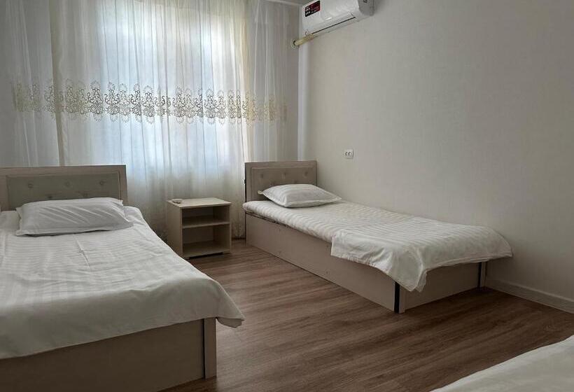 اتاق سوپریور سه تخته, Guesto Hostel