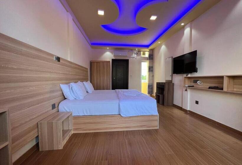 اتاق لوکس, Aasna Inn