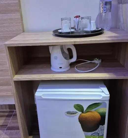 اتاق لوکس با بالکن, Aasna Inn