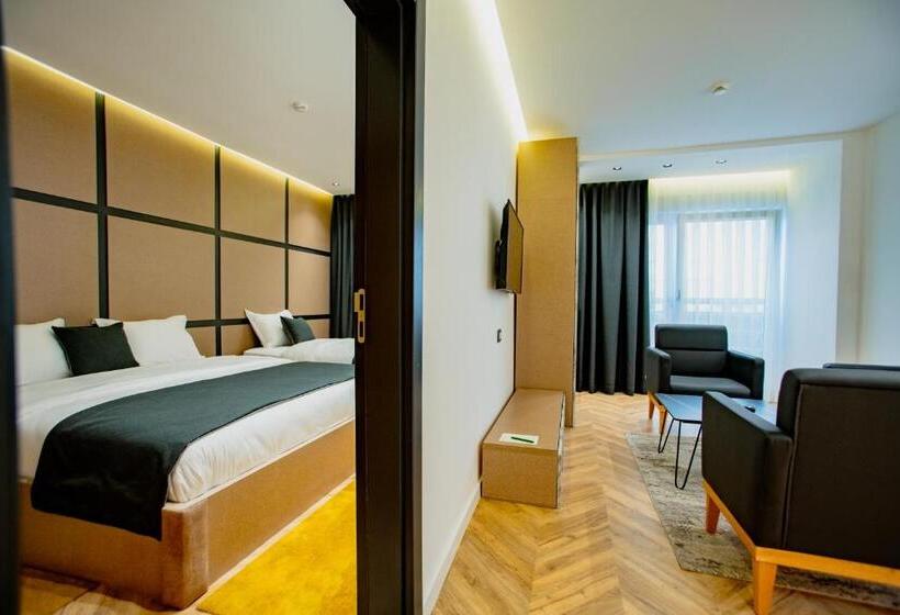 سوییت خانوادگی, Ador