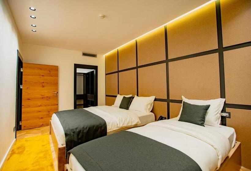 سوییت خانوادگی, Ador