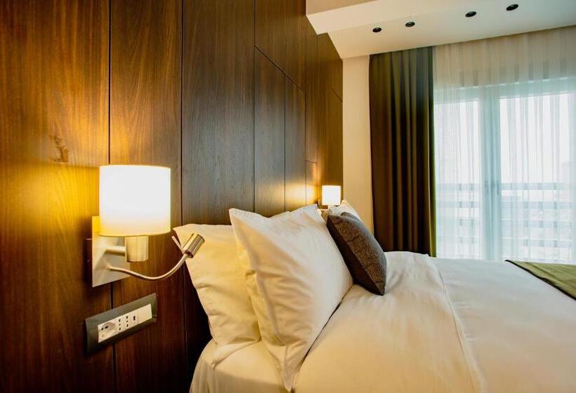 اتاق استاندارد, Ador