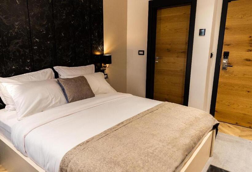 اتاق استاندارد یک نفره, Ador