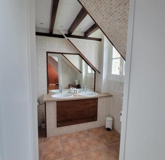 חדר סטנדרט נוף לגינה, Château De Surville