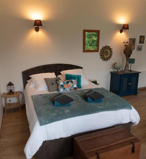 סטודיו סטנדרט, מיטה זוגית, Château De Surville