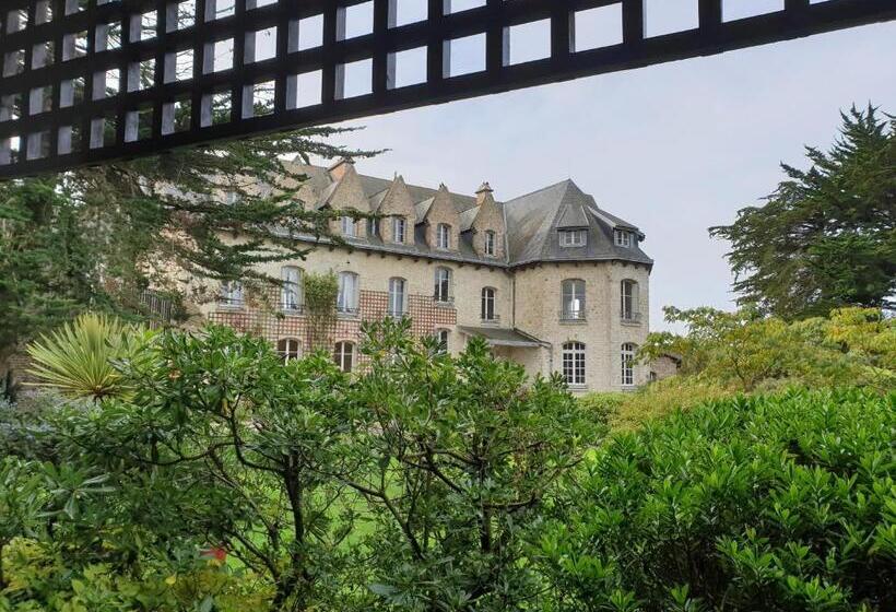 חדר סטודיו סטנדרד, Château De Surville