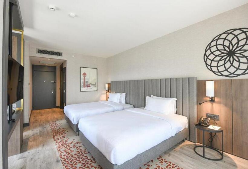 اتاق پرمیوم, Crowne Plaza Ankara, An Ihg