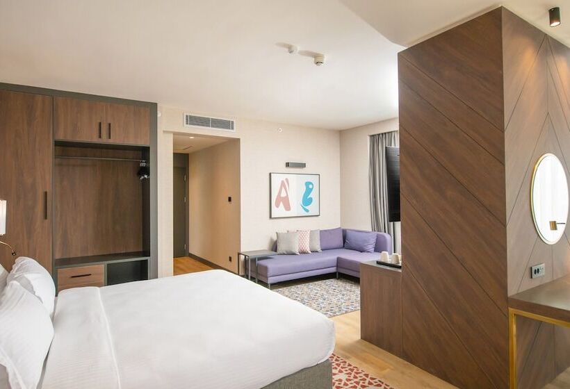 سوییت جونیور, Crowne Plaza Ankara, An Ihg