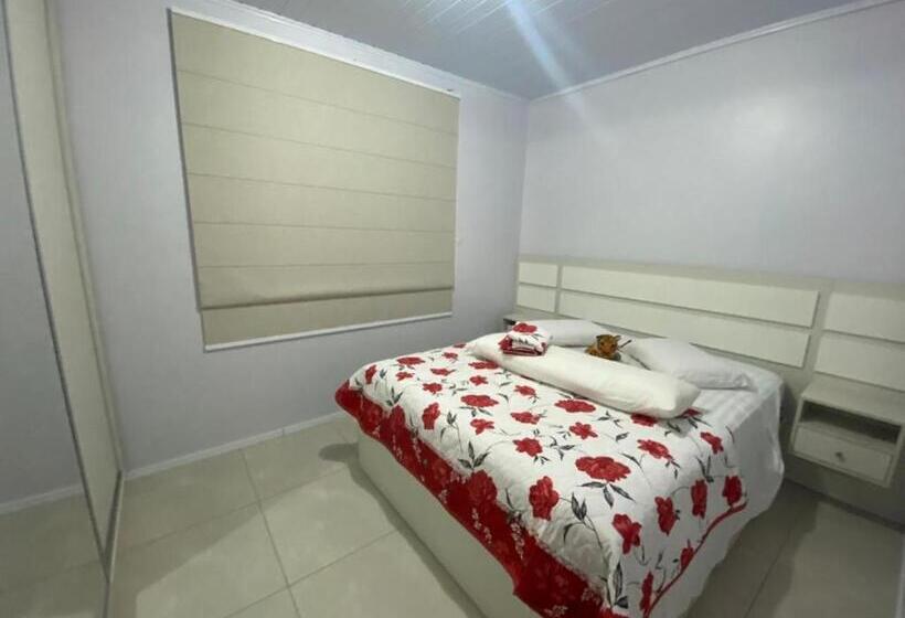 标准三人间, Veneza Scorsatto