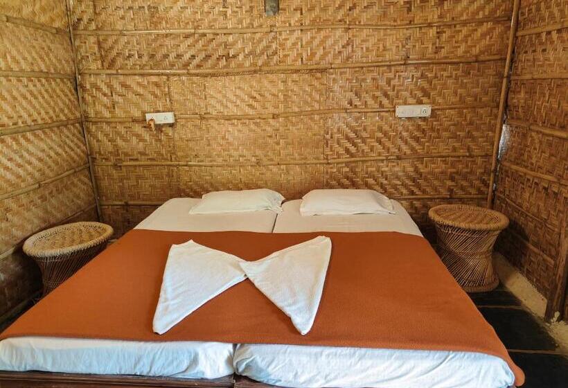 غرفة قياسية مزوَّدة بشُرفة, Lazy Panda