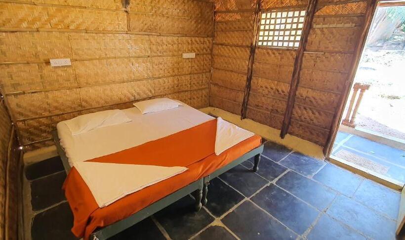 غرفة قياسية مزوَّدة بشُرفة, Lazy Panda