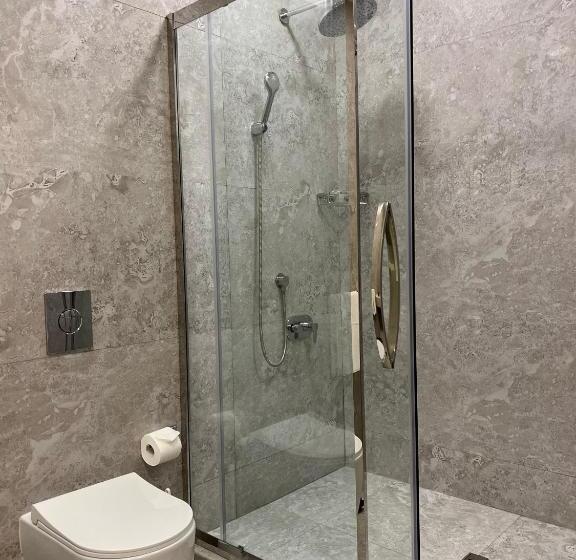 سوییت جونیور, Ilk Inn