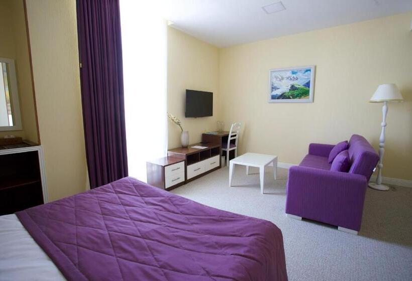 سوییت جونیور, Ilk Inn