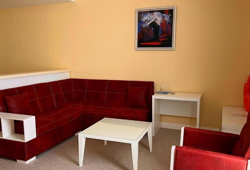 سوییت جونیور, Ilk Inn