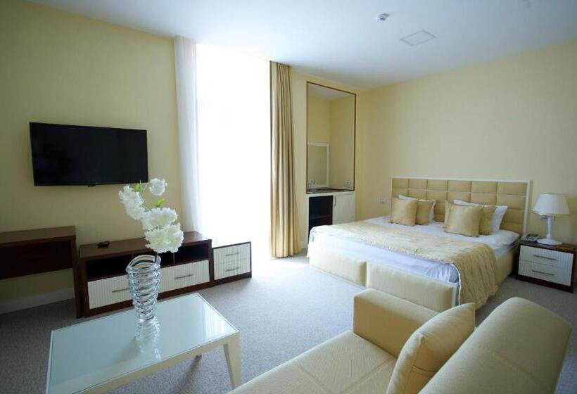 سوییت جونیور, Ilk Inn