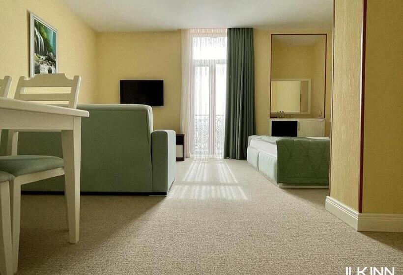 سوییت جونیور, Ilk Inn