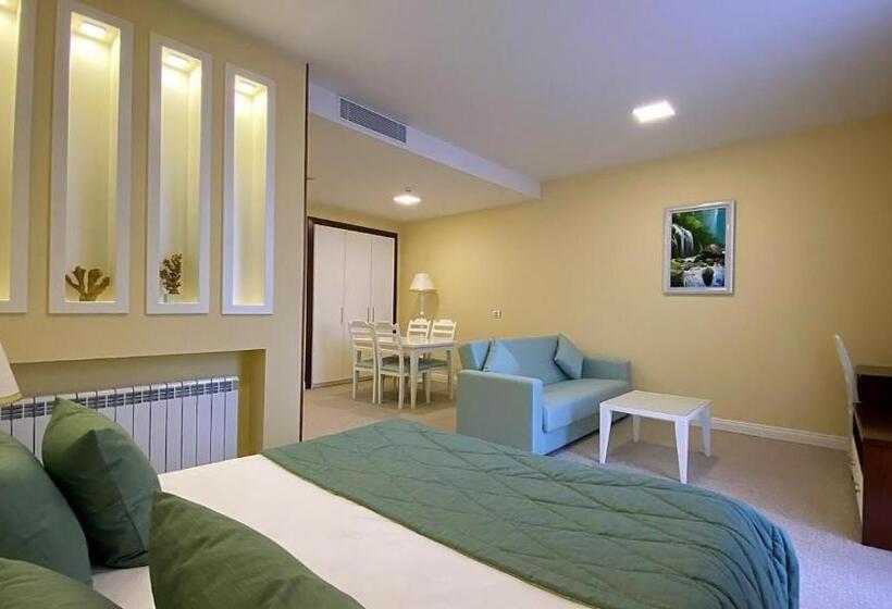 سوییت جونیور, Ilk Inn