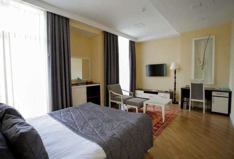 سوییت خانوادگی, Ilk Inn