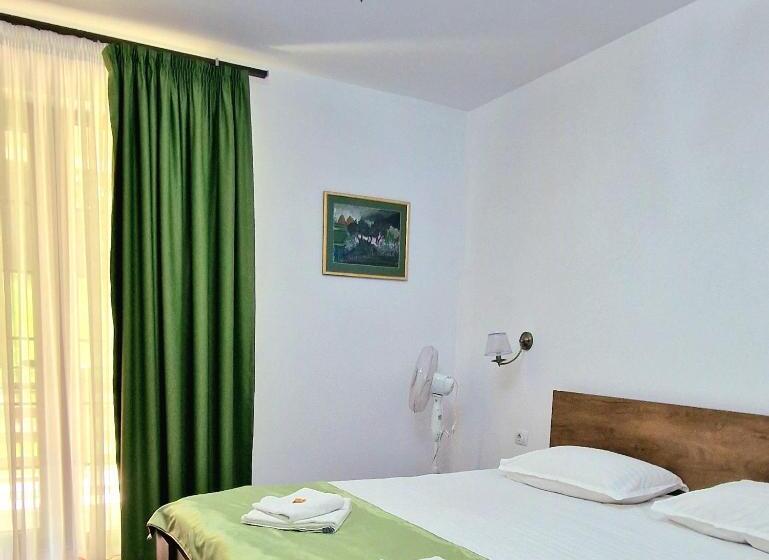 غرفة قياسية سرير كينج لذوى الإحتياجات الخاصة, Provence Suceava