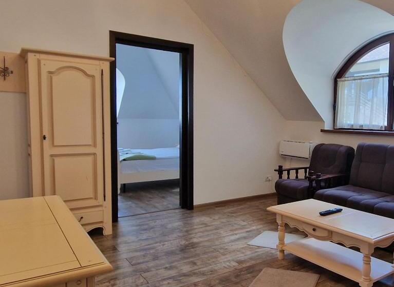 Suíte Familiar, Provence Suceava