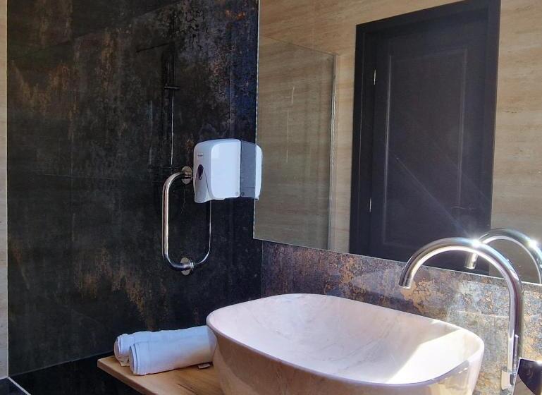 Suíte Familiar, Provence Suceava