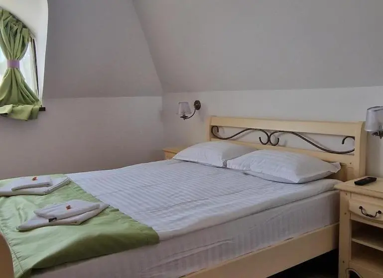 スイート（家族用）, Provence Suceava