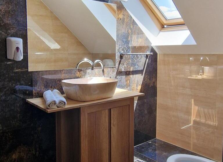 Suíte Familiar, Provence Suceava