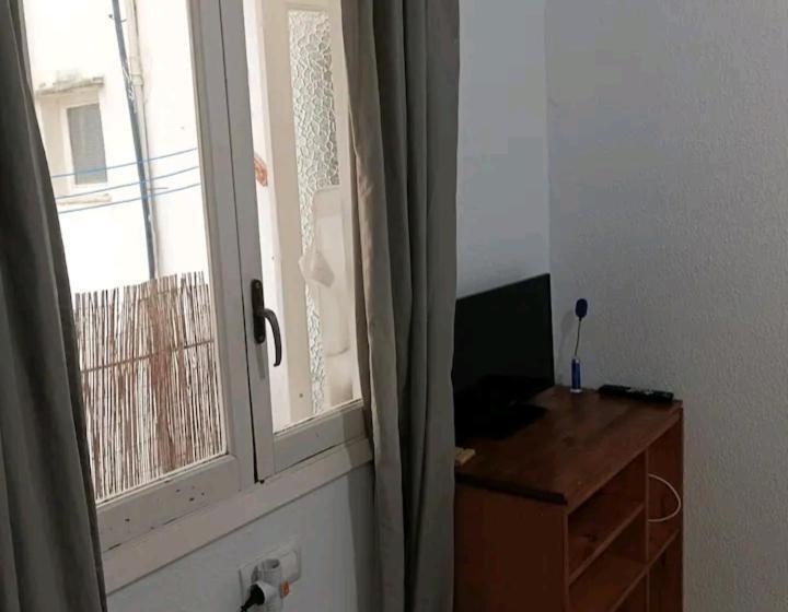 اتاق استاندارد یک تخته با سرویس بهداشتی مشترک, Camera Privata Singola In Appartamento, Bagno In Comune, Aria Condizionata Caldo Freddo, Wifi, Tv