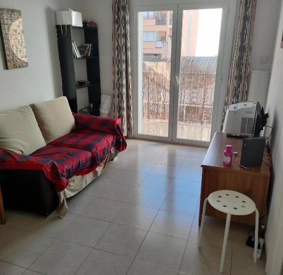 اتاق استاندارد یک تخته با سرویس بهداشتی مشترک, Camera Privata Singola In Appartamento, Bagno In Comune, Aria Condizionata Caldo Freddo, Wifi, Tv