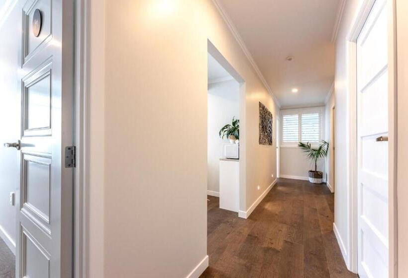 Номер Superior, Hampton Court