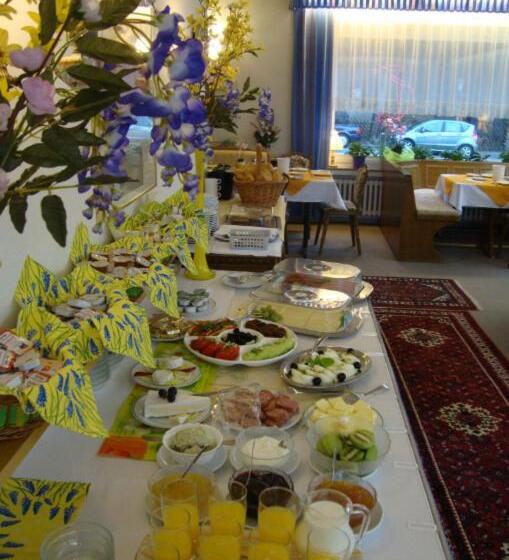 اتاق اکونومی, Hecker Braunlage