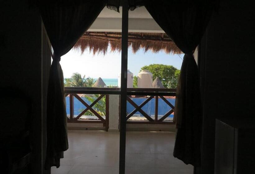 اتاق استاندارد با تخت بزرگ, Holmar