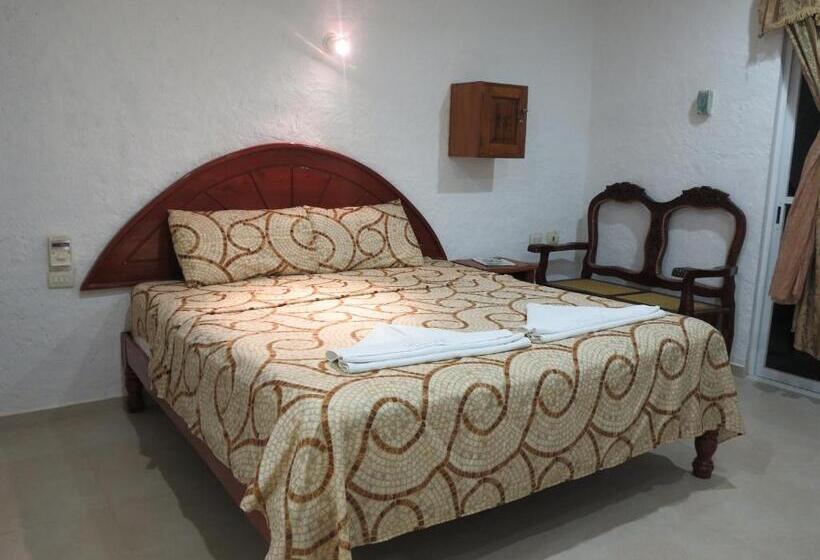 اتاق استاندارد با تخت بزرگ, Holmar