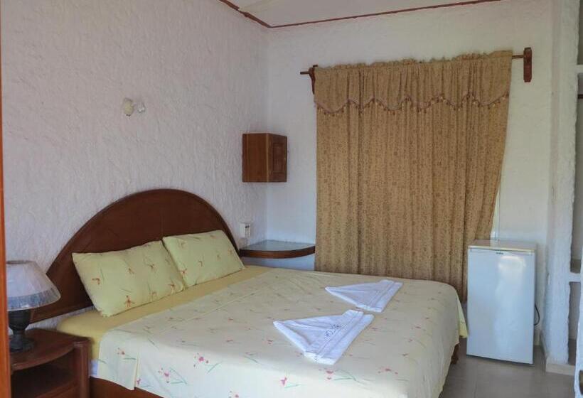 اتاق استاندارد با تخت بزرگ, Holmar