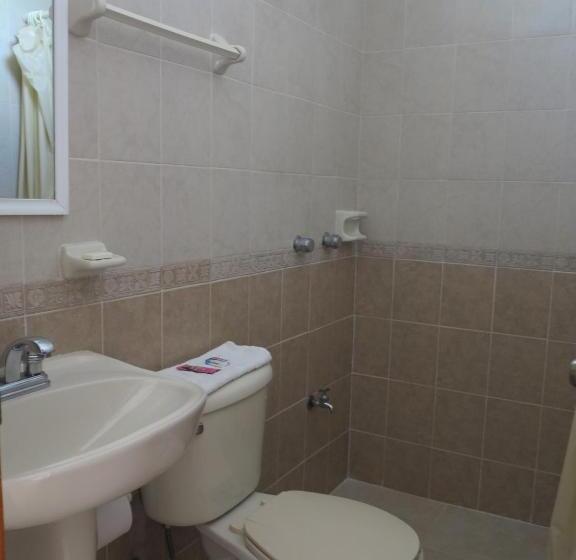 اتاق استاندارد با تخت بزرگ, Holmar