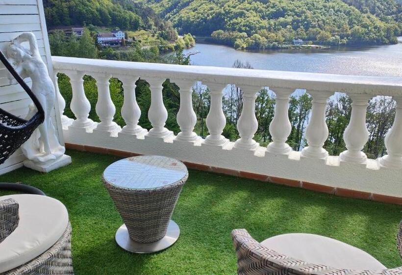 غرفة قياسية مزوَّدة بشُرفة, Ma Villa Au Bord De L Eau