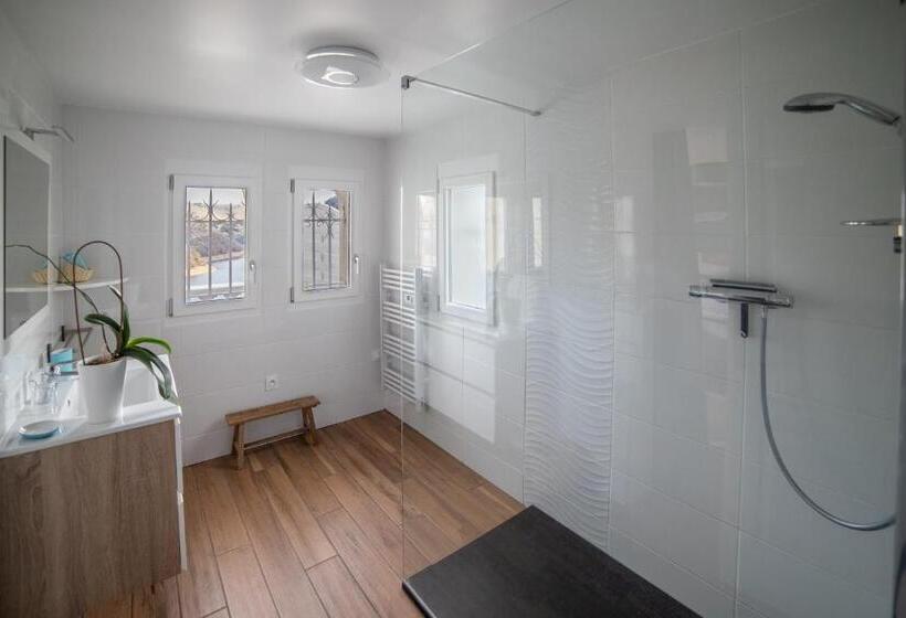 غرفة قياسية مزوَّدة بشُرفة, Ma Villa Au Bord De L Eau