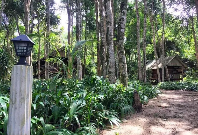 ガーデンビューのスタンダードバンガロー, Sunset Bungalow Koh Chang Ranong