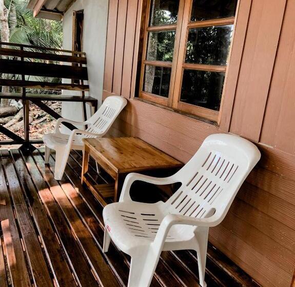 بنجلو قياسى مطل على البحر, Sunset Bungalow Koh Chang Ranong