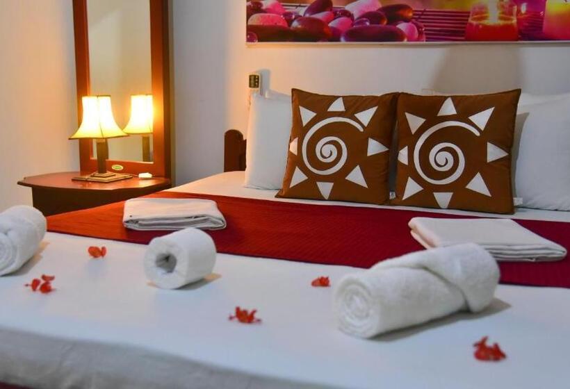 Deluxe Rum, Sayare Inn